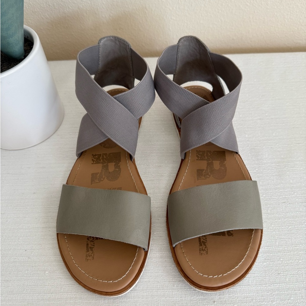 SOREL Gray Leather Elastic Band Slip In Sandals